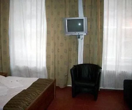Amelie Hotel 3*