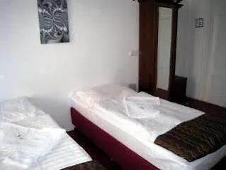 Amelie Hotel 3*