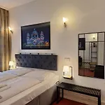 Amelie Hotel 3*
