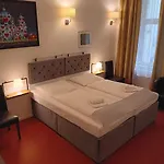 Amelie Hotel 3*
