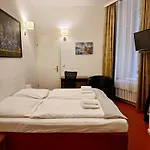 Hotel Amelie 3*