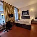 Amelie Hotel 3*