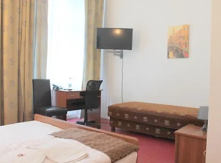Amelie Hotel 3*